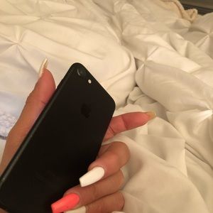 Iphone 7 factory unlocked 64 gigs almost new